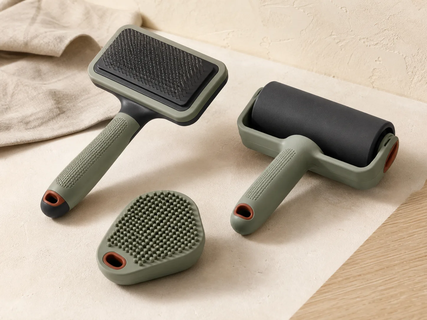 Three conceptual tools for pet hair cleanup